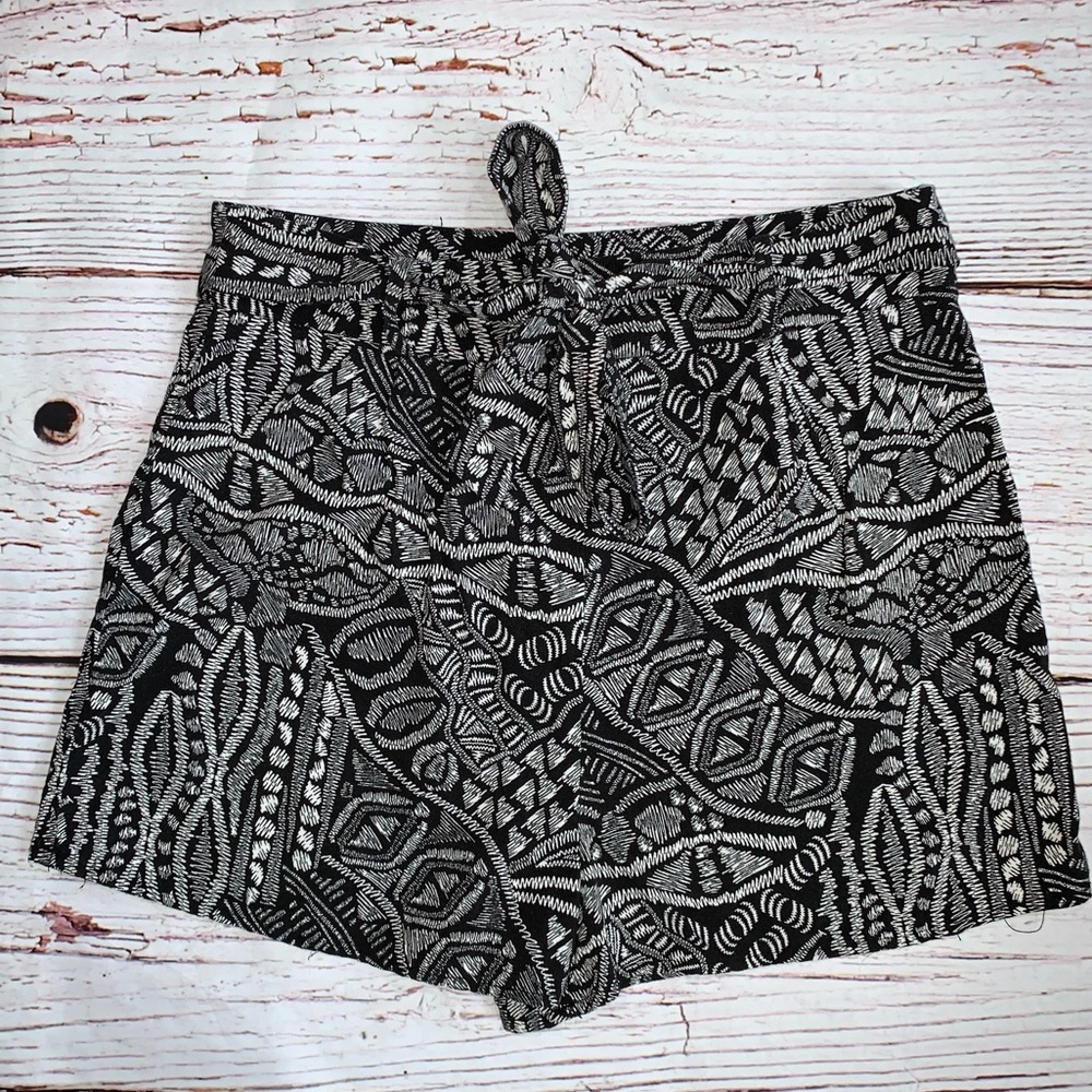 Monteau Tribal Print Shorts Black and White Size M
